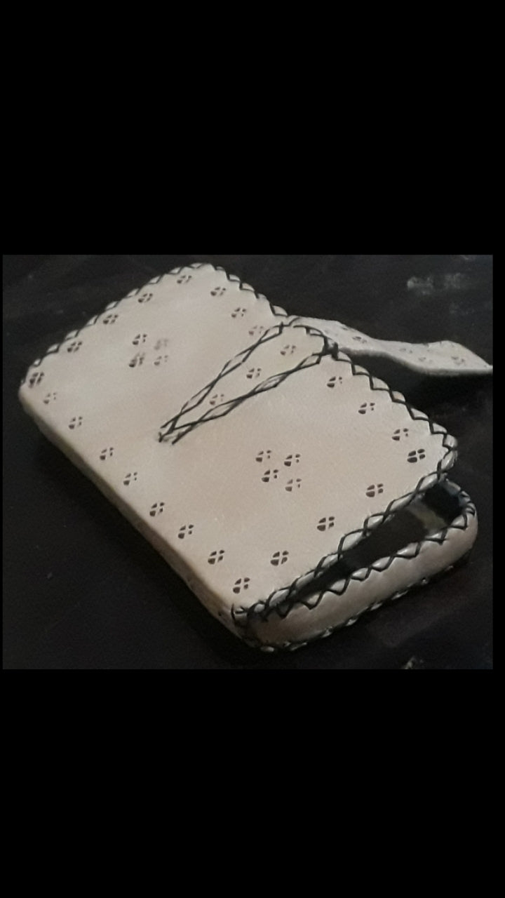 Coque de Téléphone en Cuir Artisanale Amazigh